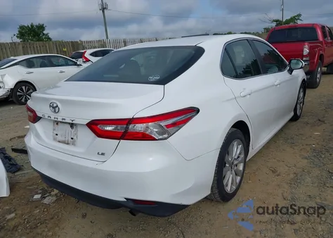 2018 Toyota Camry Le из США, поврежденный, VIN 4T1B11HK4JU090941